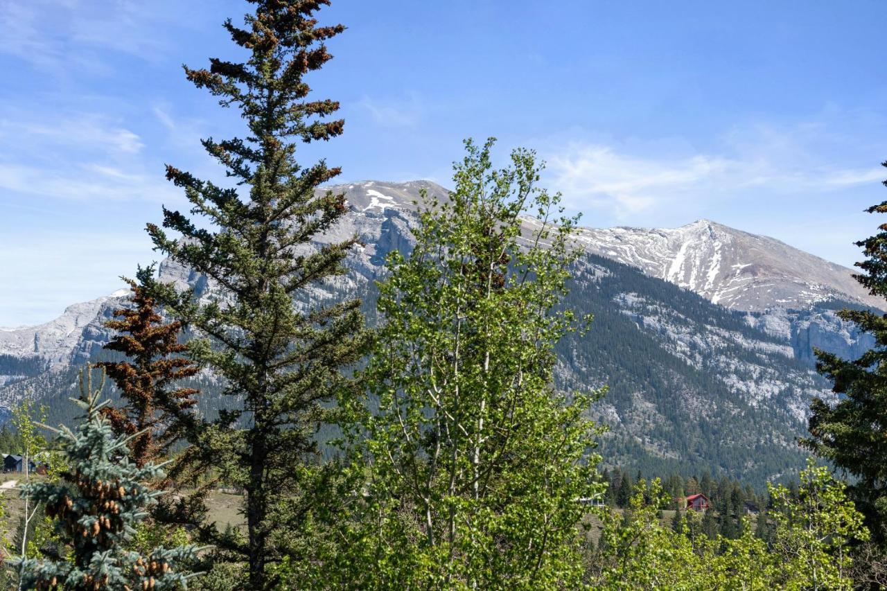 Nature'S Nook By Instant Suites Pool & Hottub Canmore Exteriör bild
