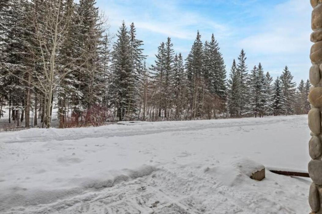 Nature'S Nook By Instant Suites Pool & Hottub Canmore Exteriör bild